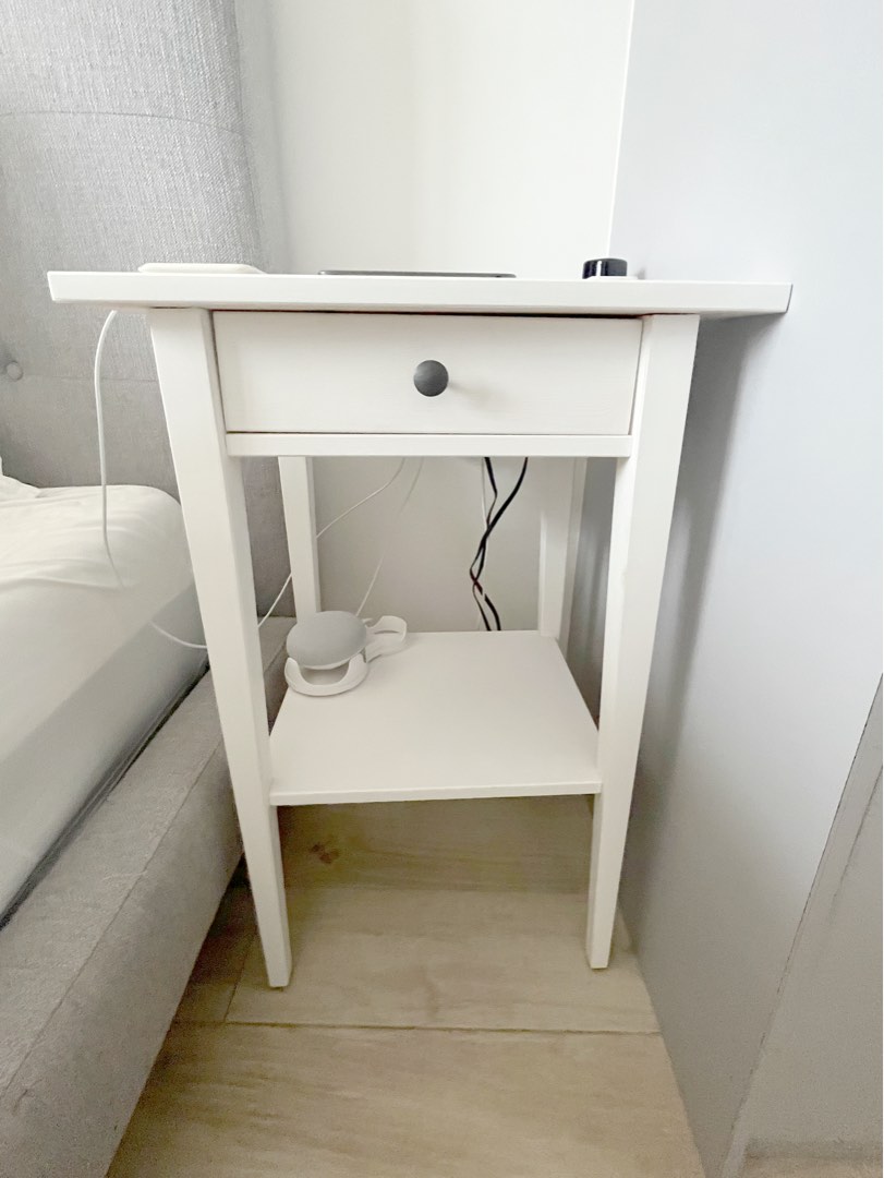 Hemnes bedside discount table ikea