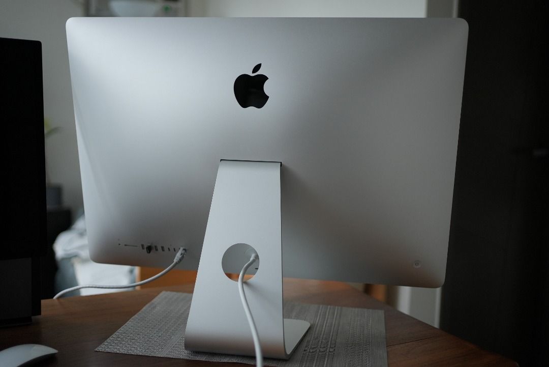 iMac 27-inch 2017, 4.2 GHz Quad-Core Intel Core i7, Radeon Pro 580