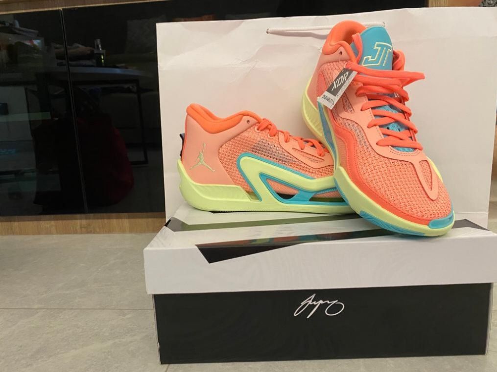 NIke Jordan JT 1 Pink Lemonade basketball sneaker size EU 41 US