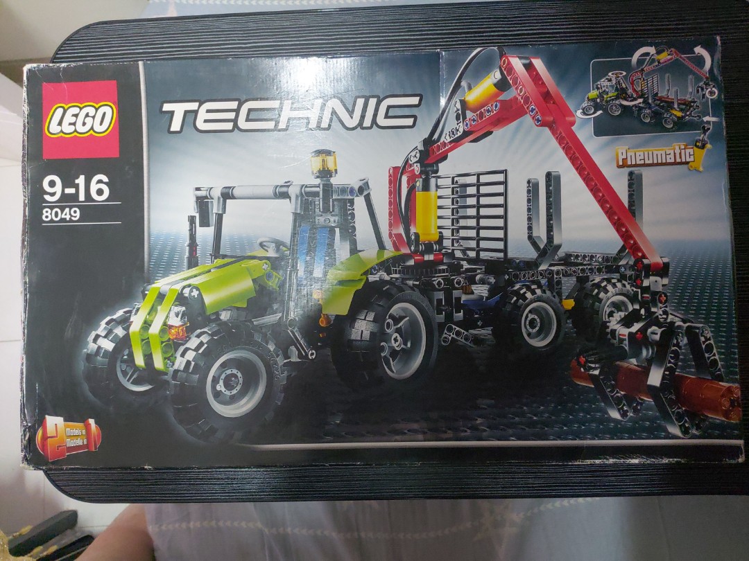 全新絕版Lego Set 8049 Technic Tractor with Log Loader, 興趣及遊戲