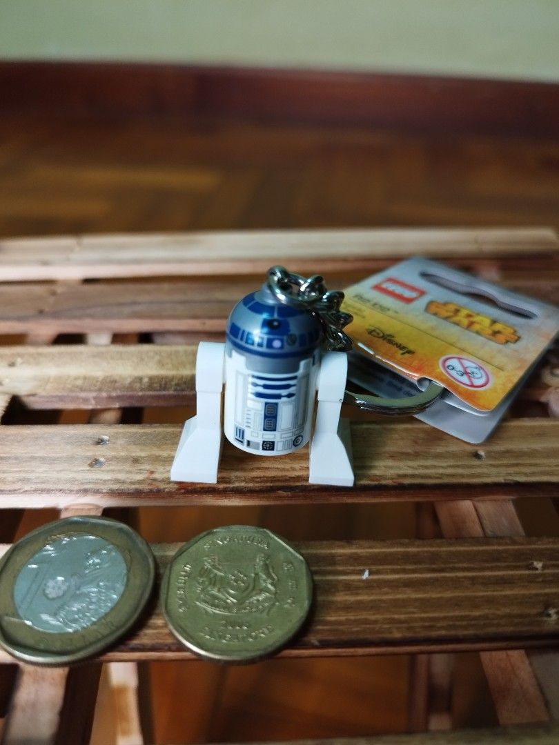 LEGO Star Wars R2 D2 Keyring Hobbies Toys Toys Games on