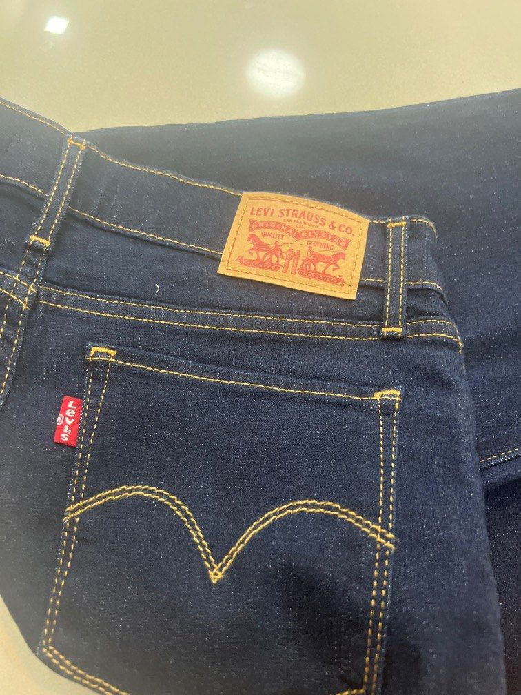 Size 26 jeans top levis