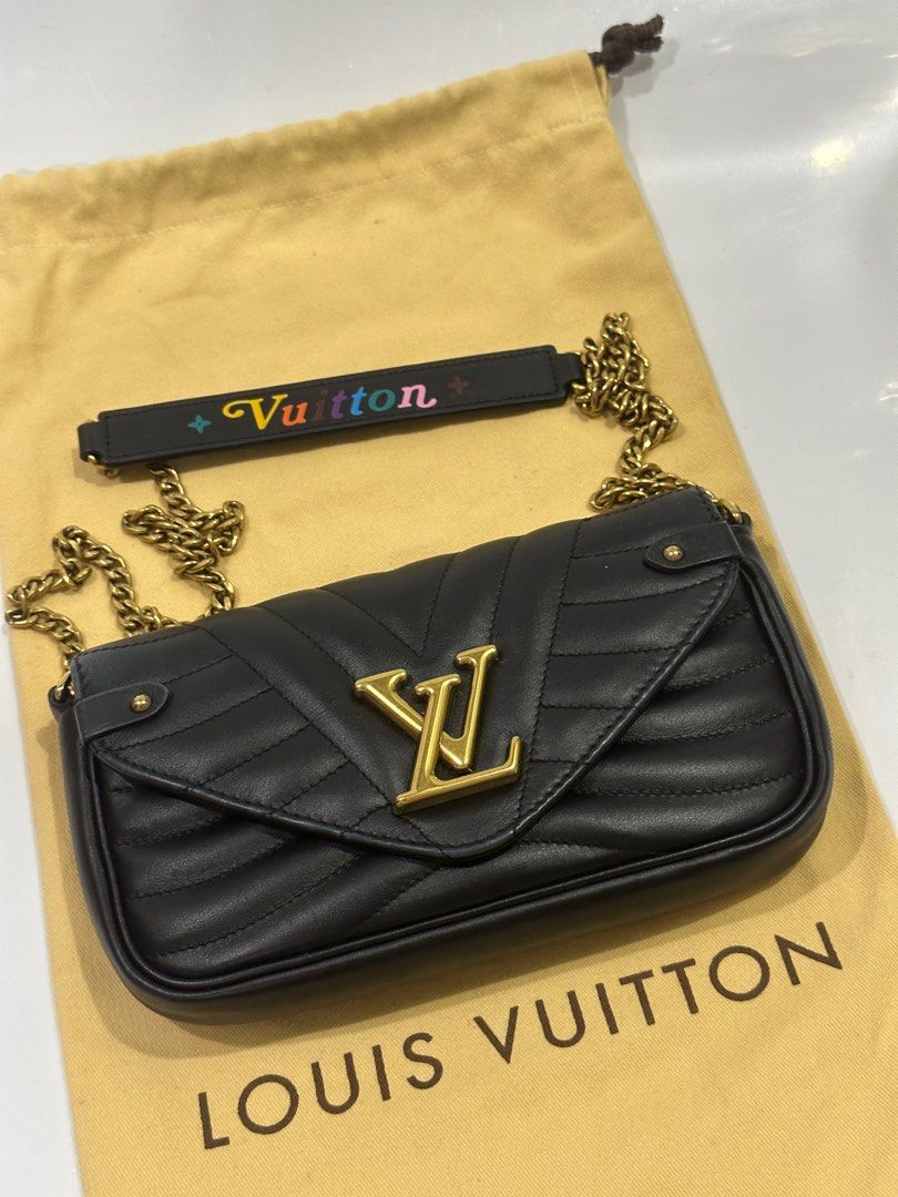 New wave deals chain pochette