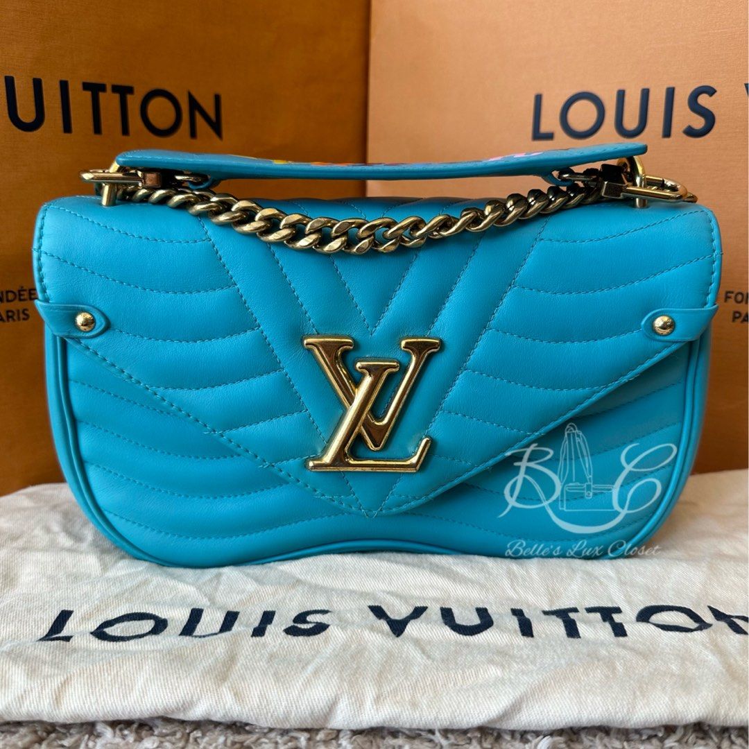 Louis Vuitton Green Leather New Wave Chain PM Bag Louis Vuitton | The  Luxury Closet