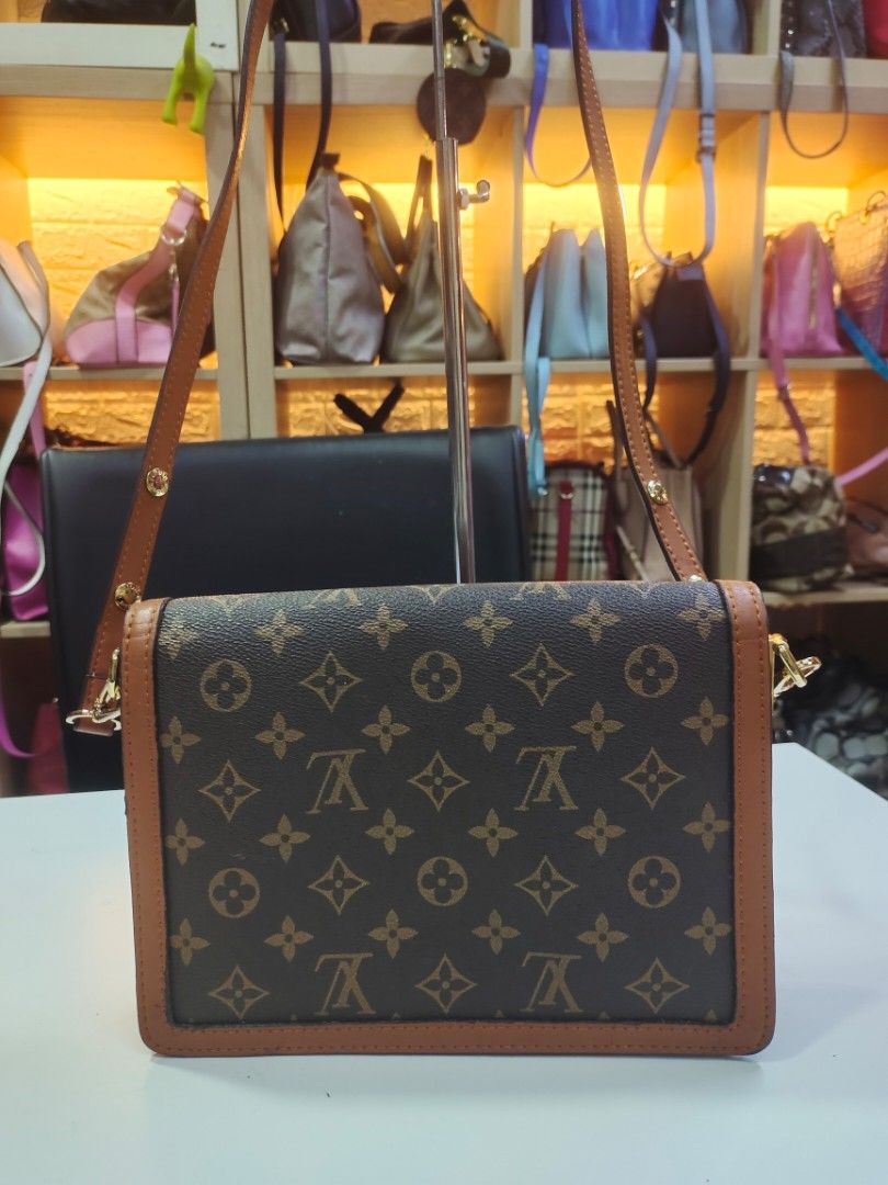 Louis Vuitton LV Purse Brown - $300 (70% Off Retail) - From Hannah