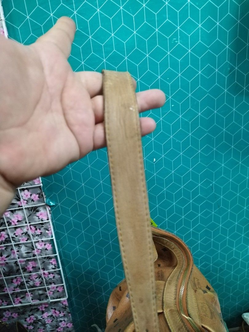 MCM hobo (Category: Luxury Bags & Wallets) located in Cagayan de Oro. Submitted by carou59681 (Listing ID 1248668705, Image 3). Description: UKay source.