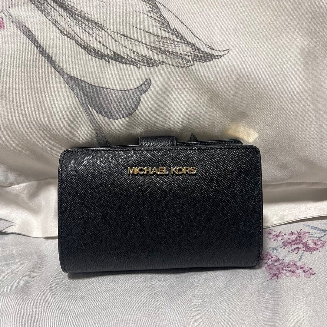 Michael Kors Cora Shoulder Bag, Luxury, Bags & Wallets on Carousell