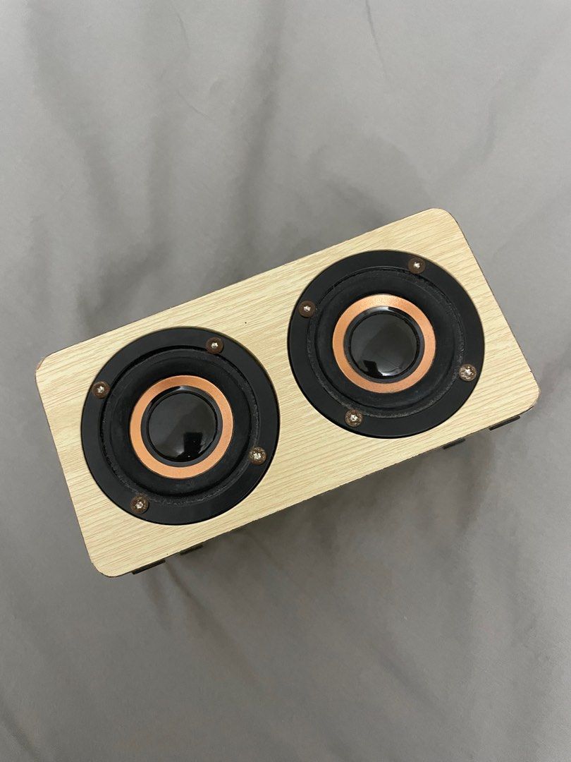 Huawei wooden shop bluetooth speaker