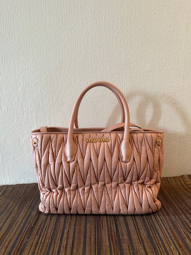 Miu miu matelasse tote bag store