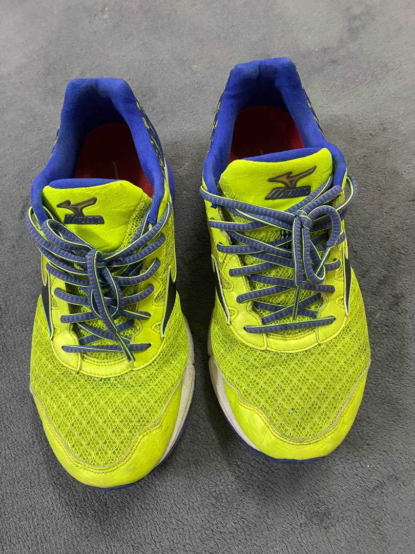 Mizuno wave rider Men s Fashion Footwear Sneakers on Carousell