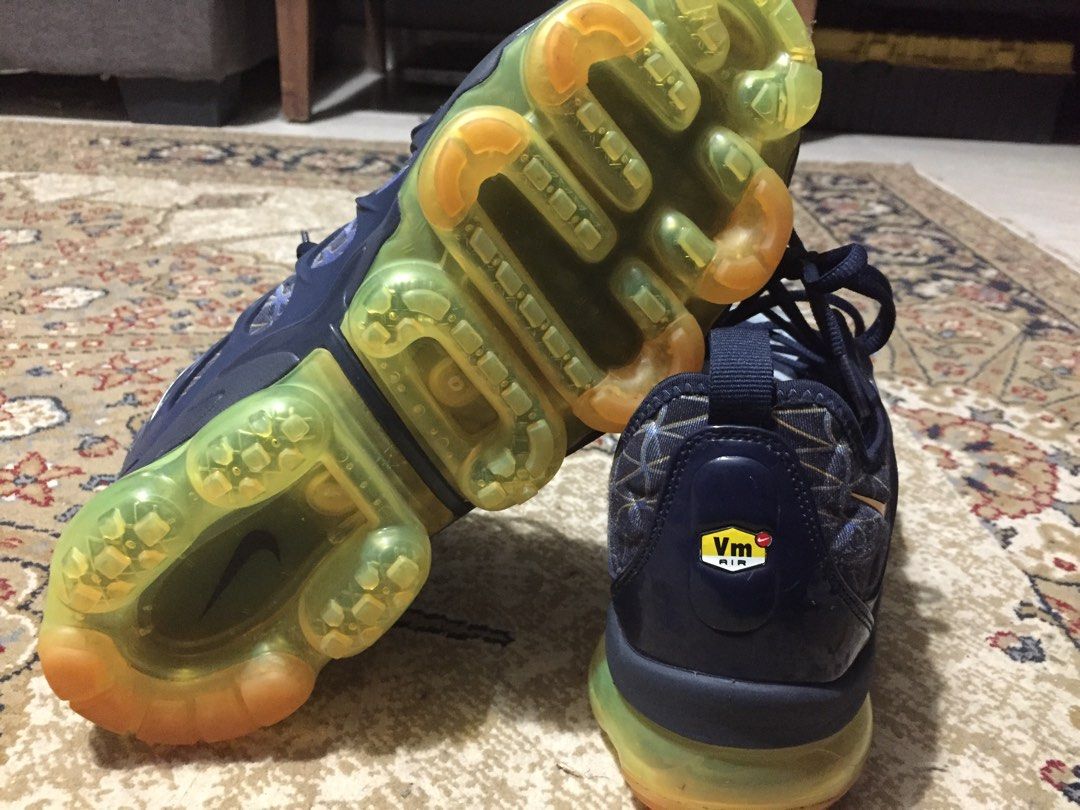 Air vapormax plus cheap geometric obsidian laser orange