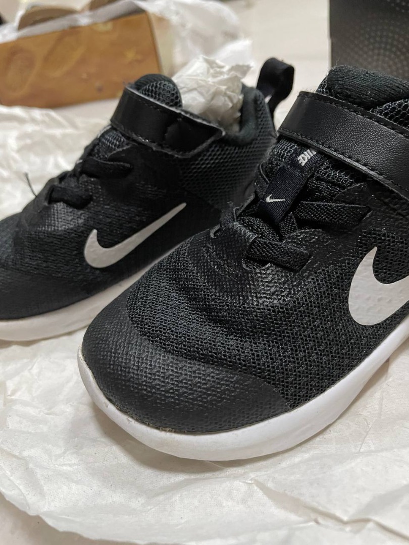 knitted nike baby shoes