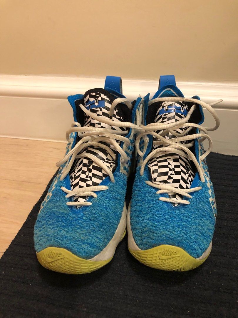 Lebron 17 boys best sale