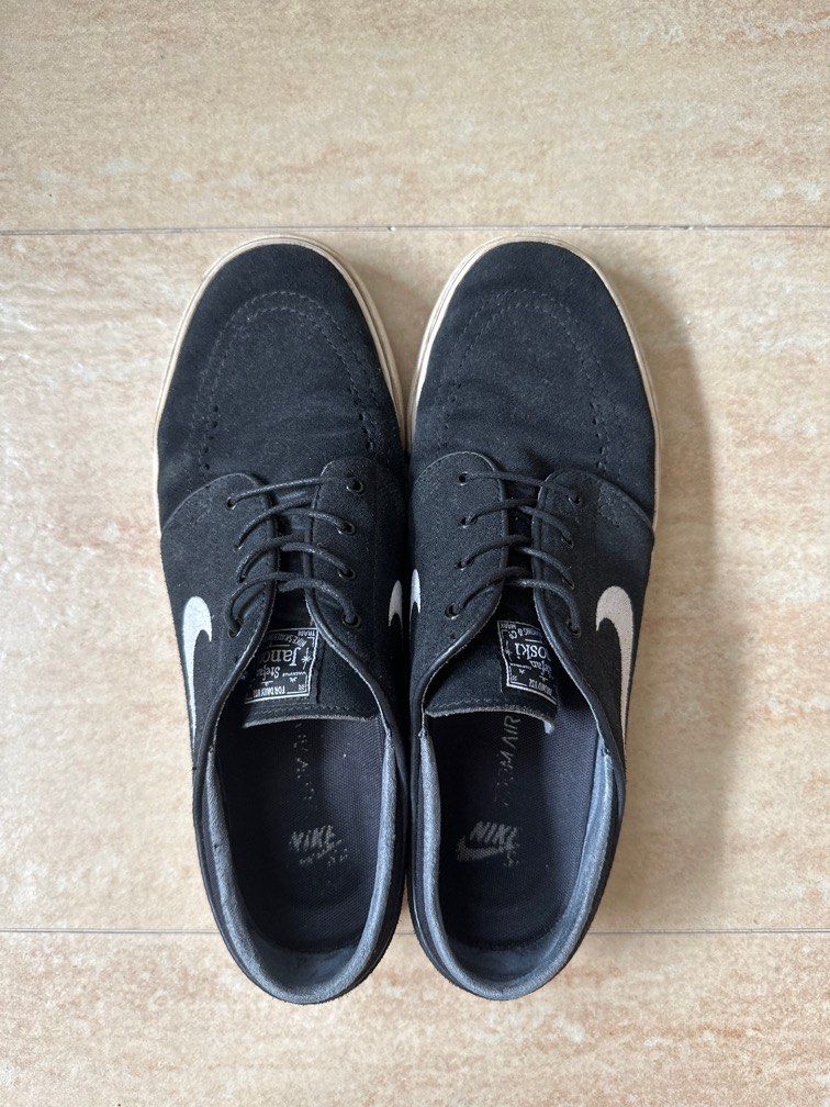 Janoski all black best sale suede