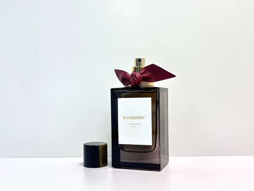 Burberry tudor shop rose perfume