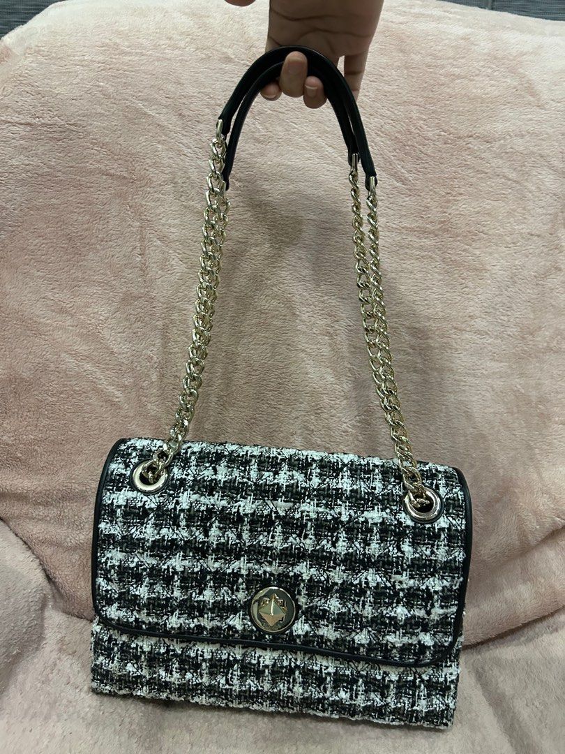 Original KATE SPADE (Category: Luxury Bags & Wallets) located in Manila. Submitted by maru000508 (Listing ID 1248829889, Image 2). Description: .
