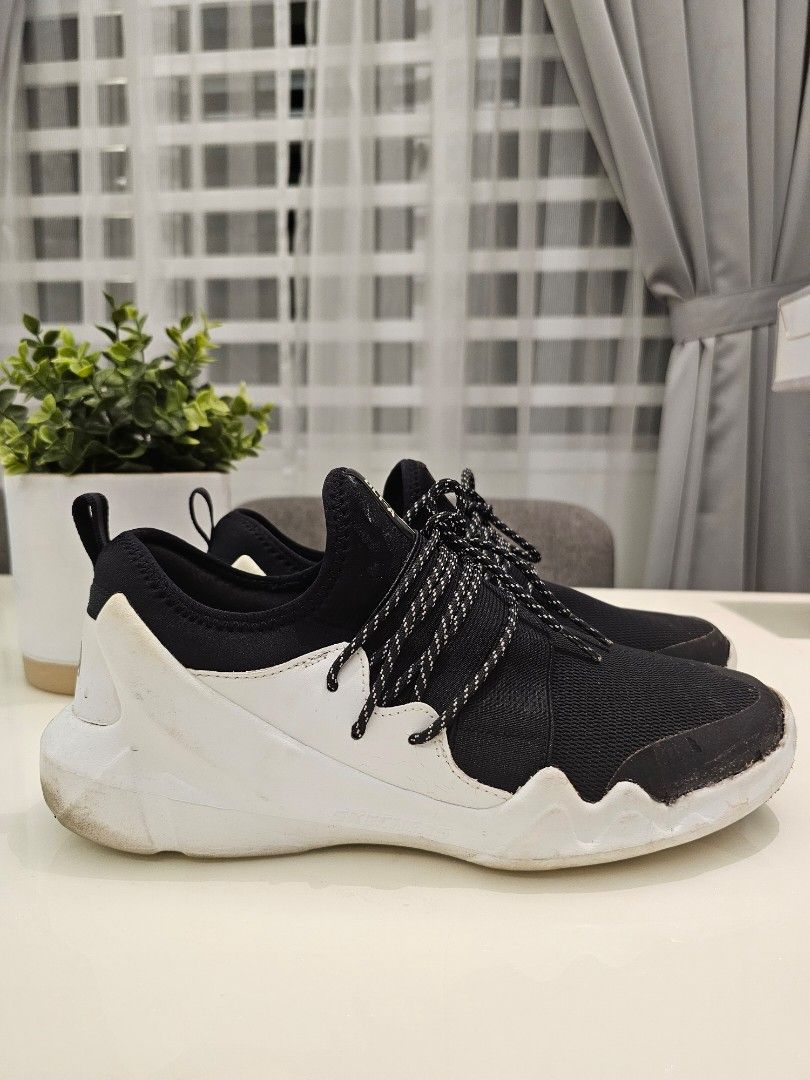 Dlta shoes sales