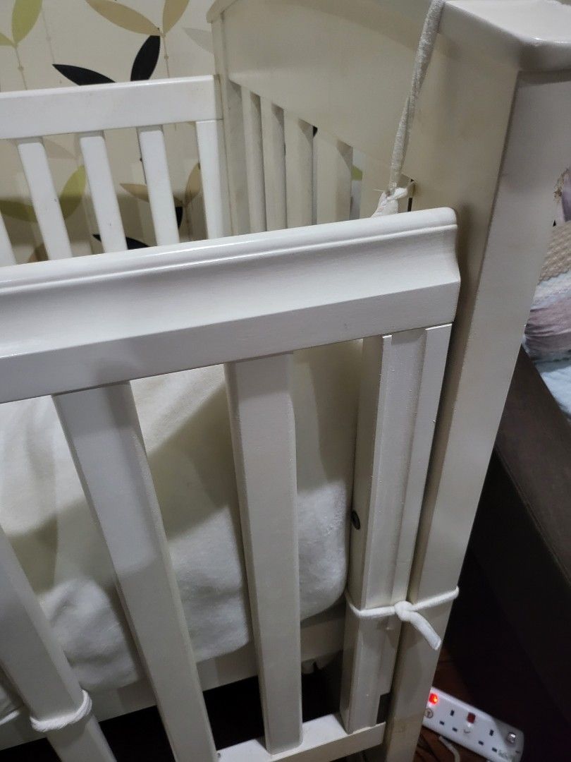 Preloved 2025 baby crib