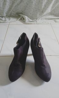 Preloved Black Boots Heels
