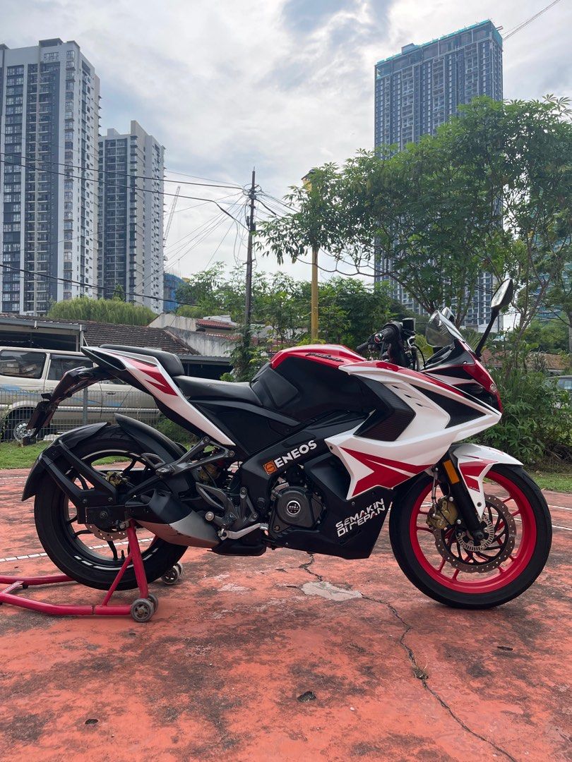 Pulsar 200 rs red colour clearance