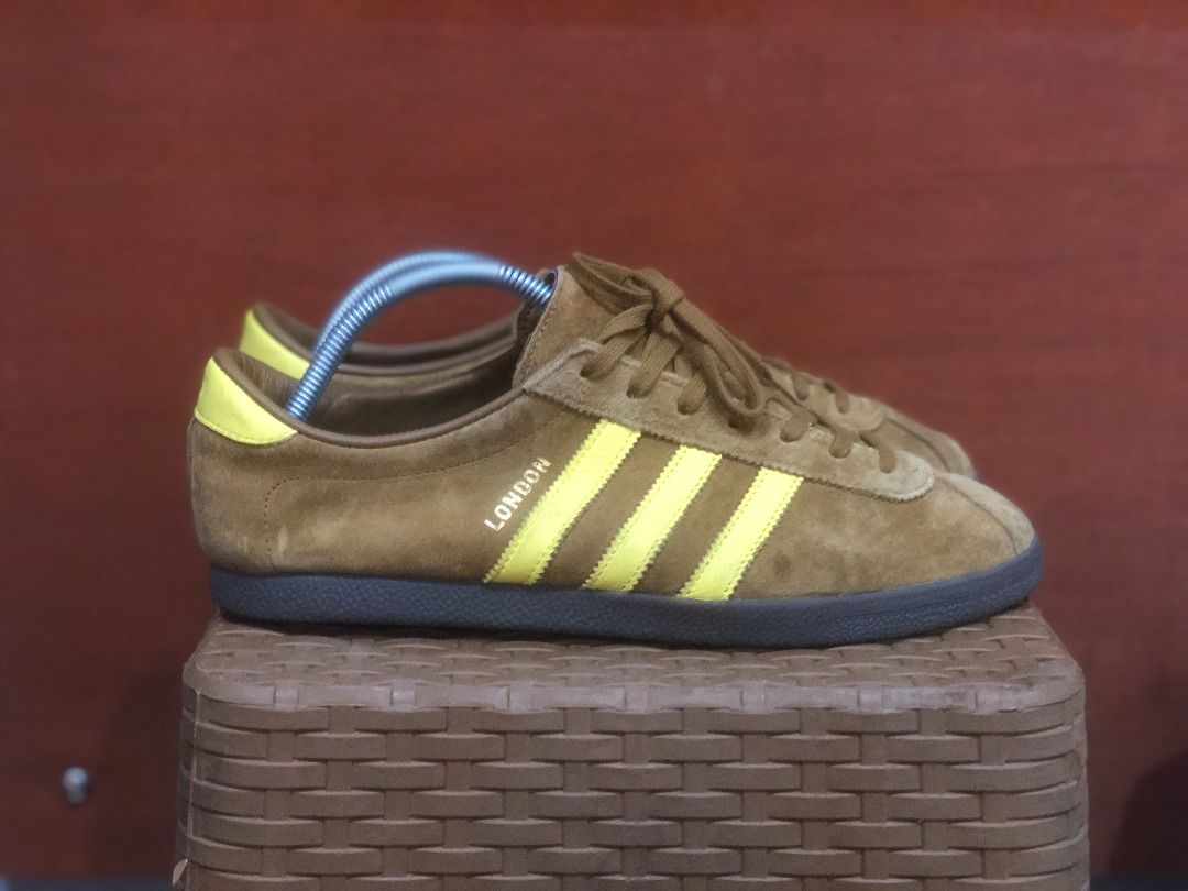 Harga sepatu cheap adidas london original