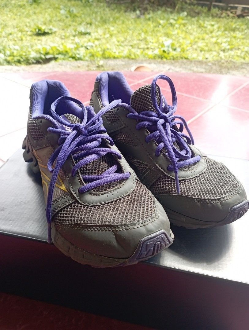 Sepatu Reebok Running Original Wanita Preloved Olah Raga Baju