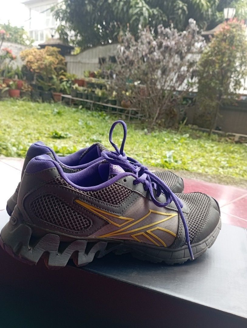 Sepatu Reebok Running Original Wanita Preloved Olah Raga Baju