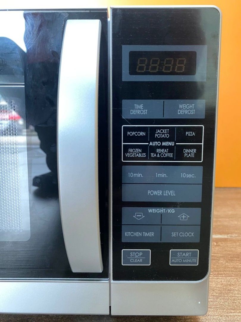 SHARP MICROWAVEELECTRIC/1270W model R202ZS Rm 179.00, TV & Home