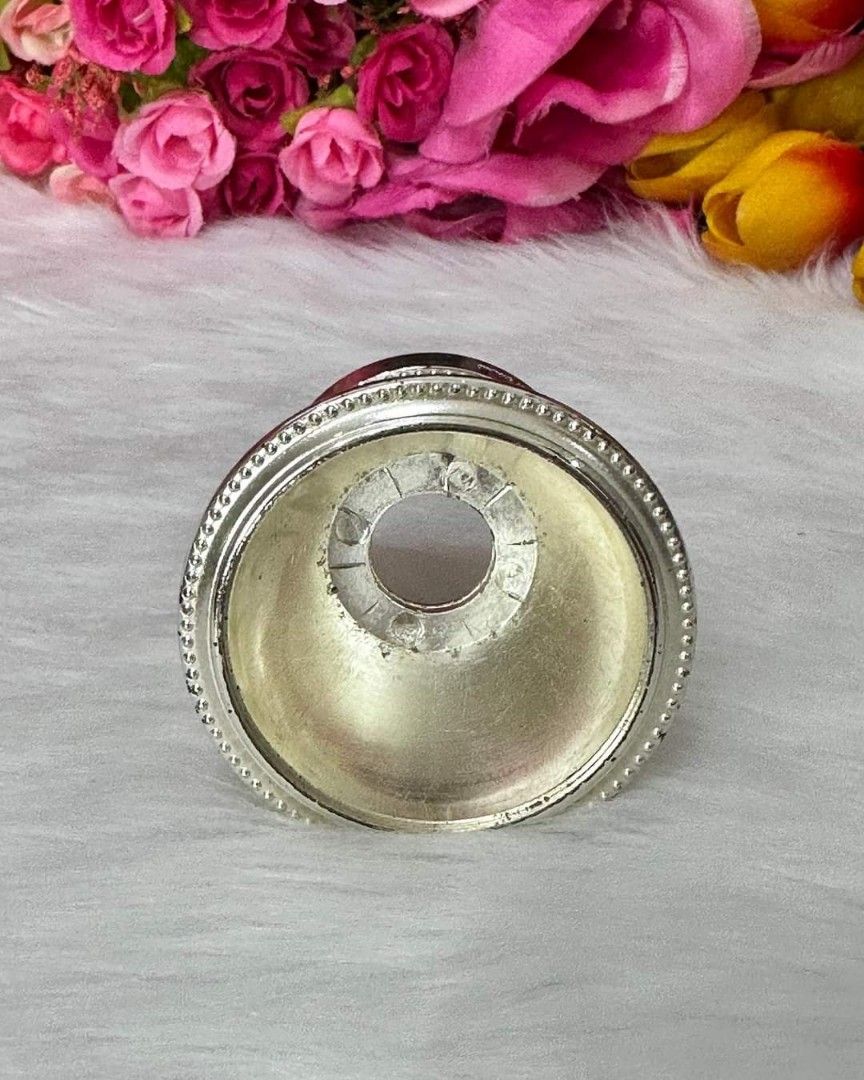 Silver Plated on Zinc Egg Cup/ Tea Light Candle holder. (Category: Dinnerware & Cutlery) located in Pasig City. Submitted by glam_things (Listing ID 1248676692, Image 2). Description: Silver Plated on Zinc Egg Cup/ Tea Light Candle Holder. Made in England. P400 only. Dm to inquire💖.