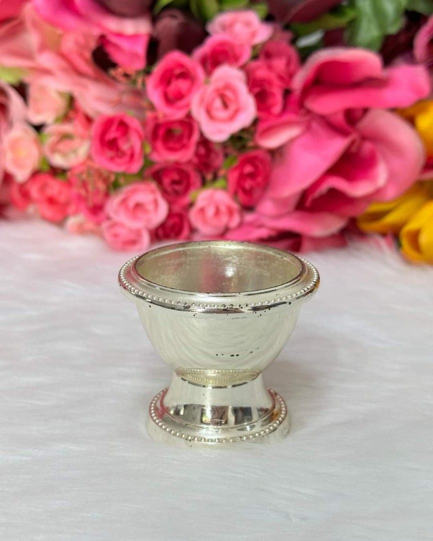 Silver Plated on Zinc Egg Cup/ Tea Light Candle holder. (Category: Dinnerware & Cutlery) located in Pasig City. Submitted by glam_things (Listing ID 1248676692, Image 1). Description: Silver Plated on Zinc Egg Cup/ Tea Light Candle Holder. Made in England. P400 only. Dm to inquire💖.
