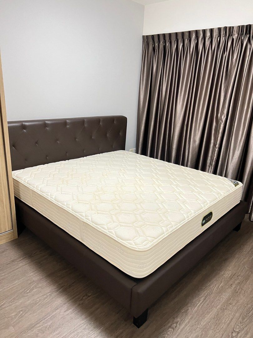 Simmons bed frame top