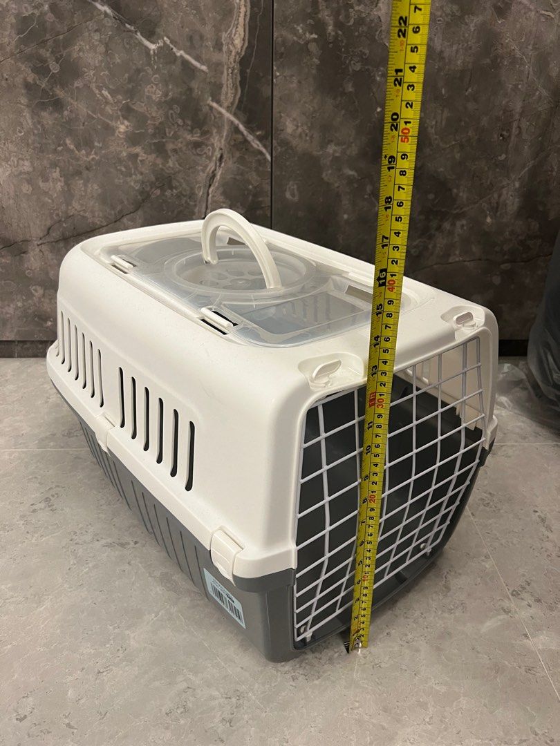 Small Dog Carrier / Crate, Pet Supplies, Homes & Other Pet Accessories on Carousell