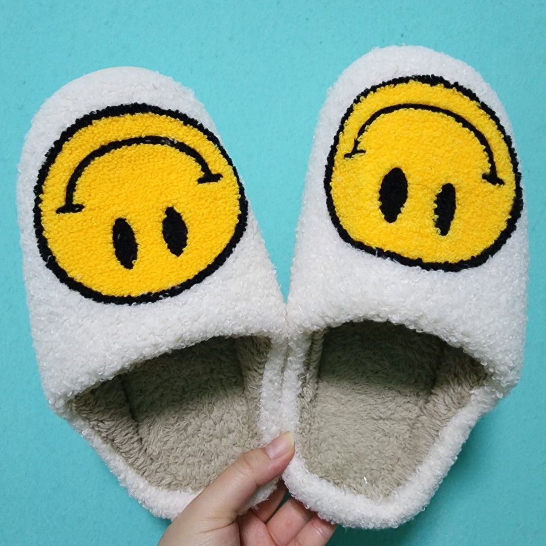 Emoji deals bedroom slippers