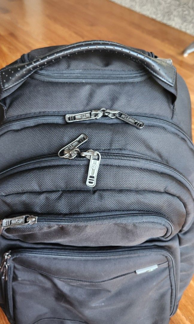 Swiss Army Backpack with wheels and pullhandle, Women's Fashion, Bags