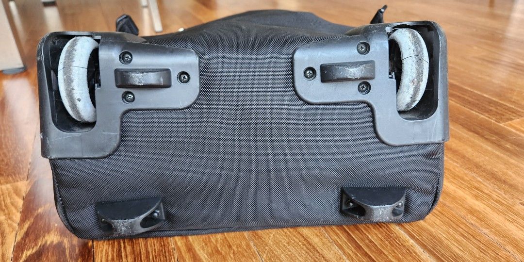 Swiss Army Backpack with wheels and pullhandle, Women's Fashion, Bags