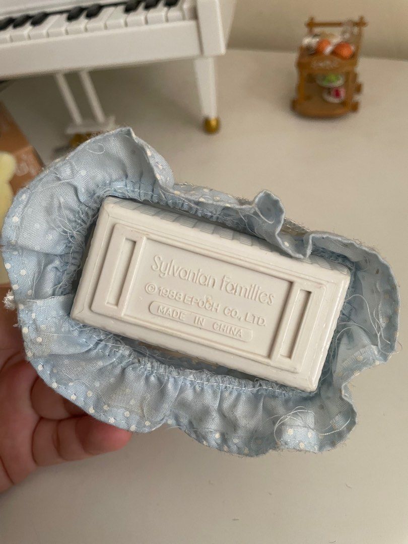 Sylvanian families bed, Hobbies & Toys, Collectibles & Memorabilia