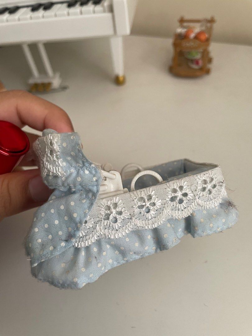 Sylvanian families bed, Hobbies & Toys, Collectibles & Memorabilia