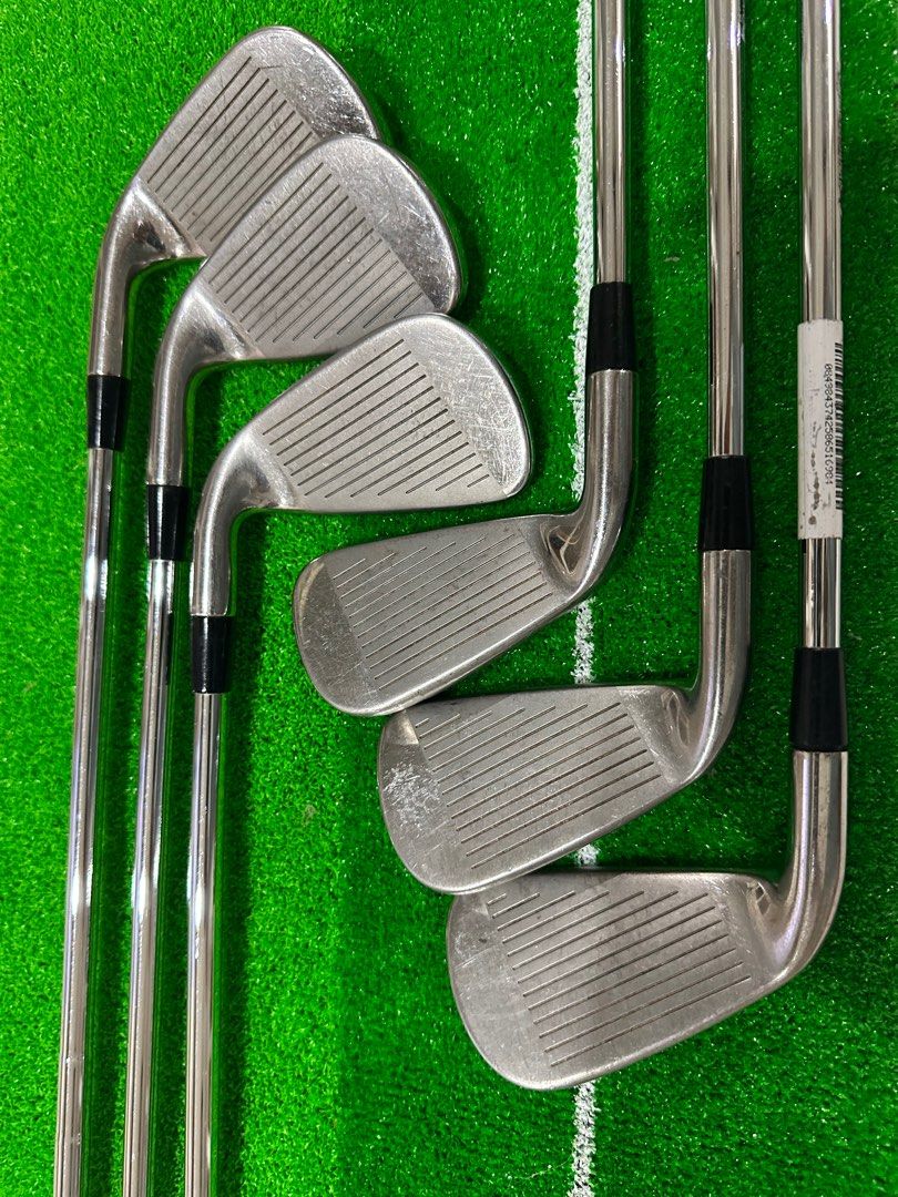 Titleist Complete Set Golf, Sports Equipment, Sports & Games, Golf on Carousell