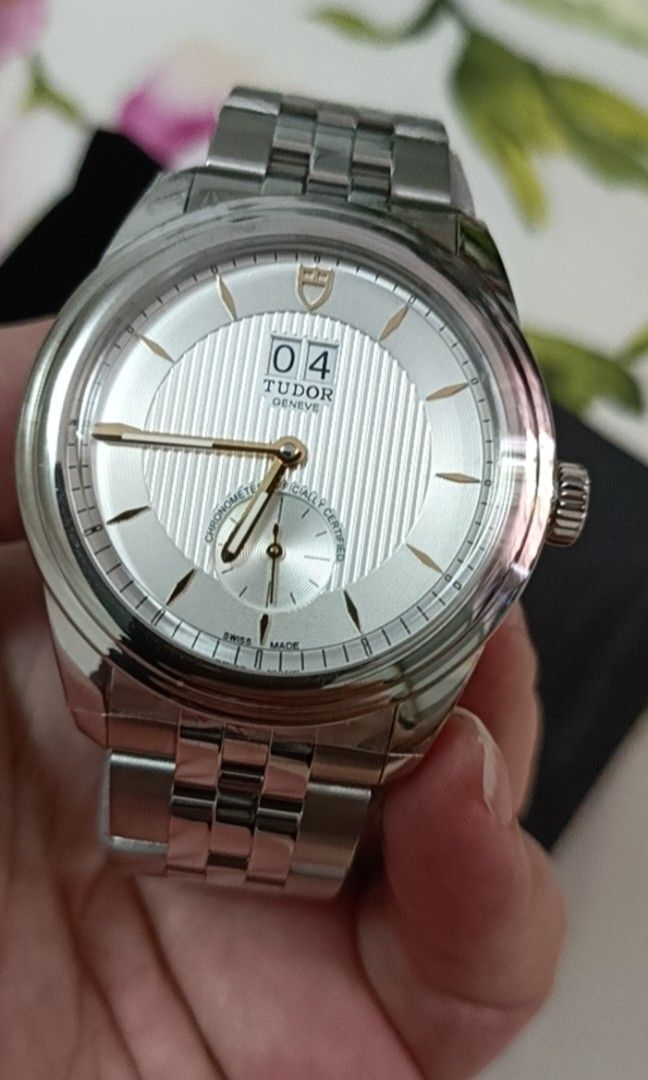 Tudor Glamour Double Date