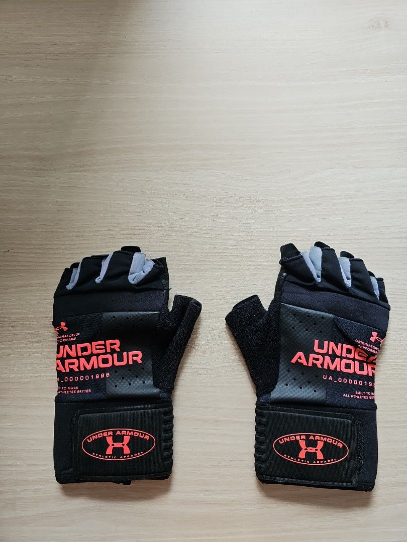 Under armour lifting gloves Sports Equipment Exercise Fitness
