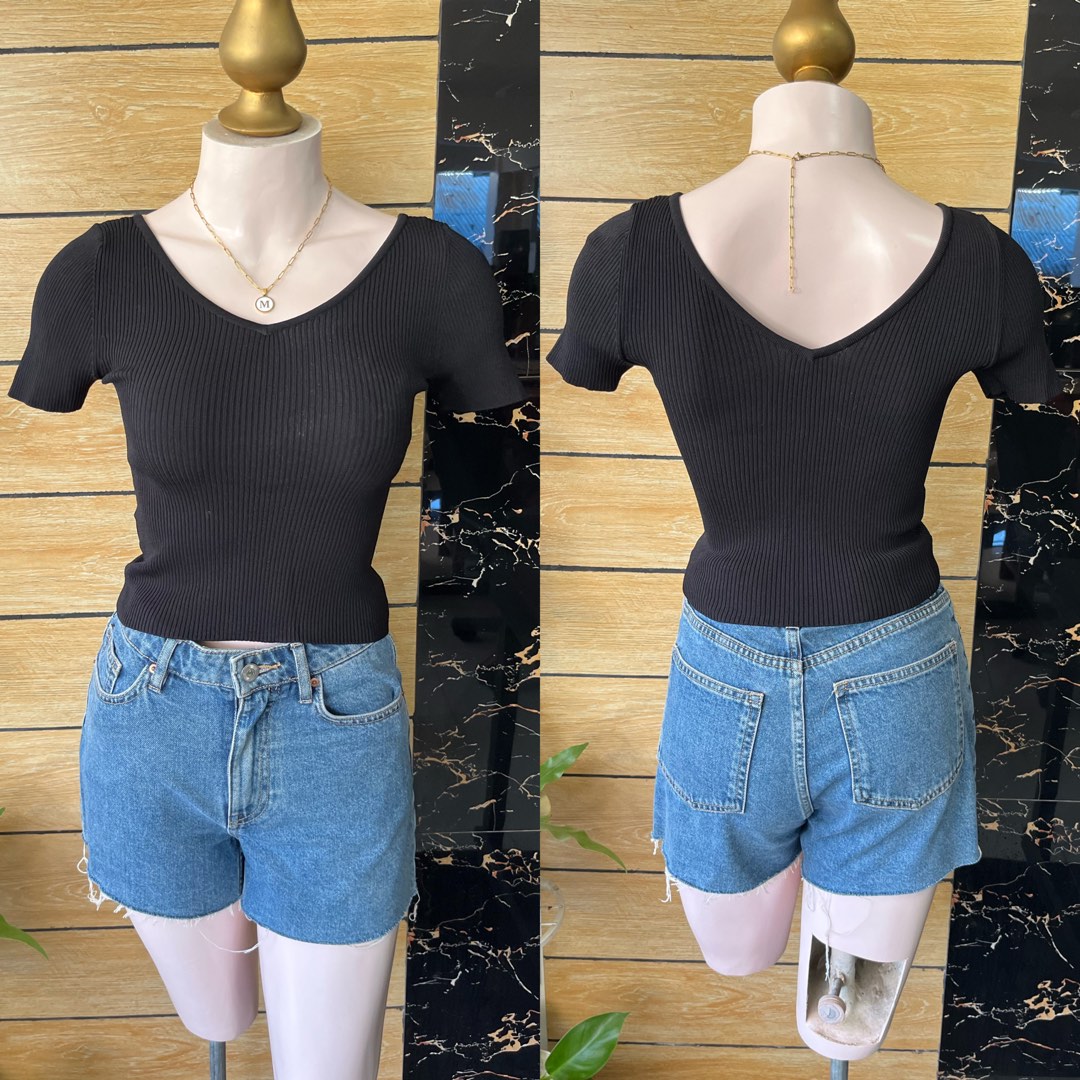 v-neck-black-crop-top-knitted-on-carousell