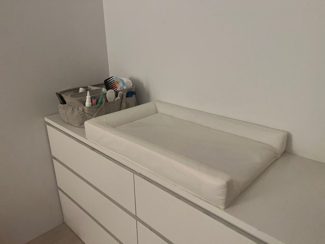 Vadra top changing pad