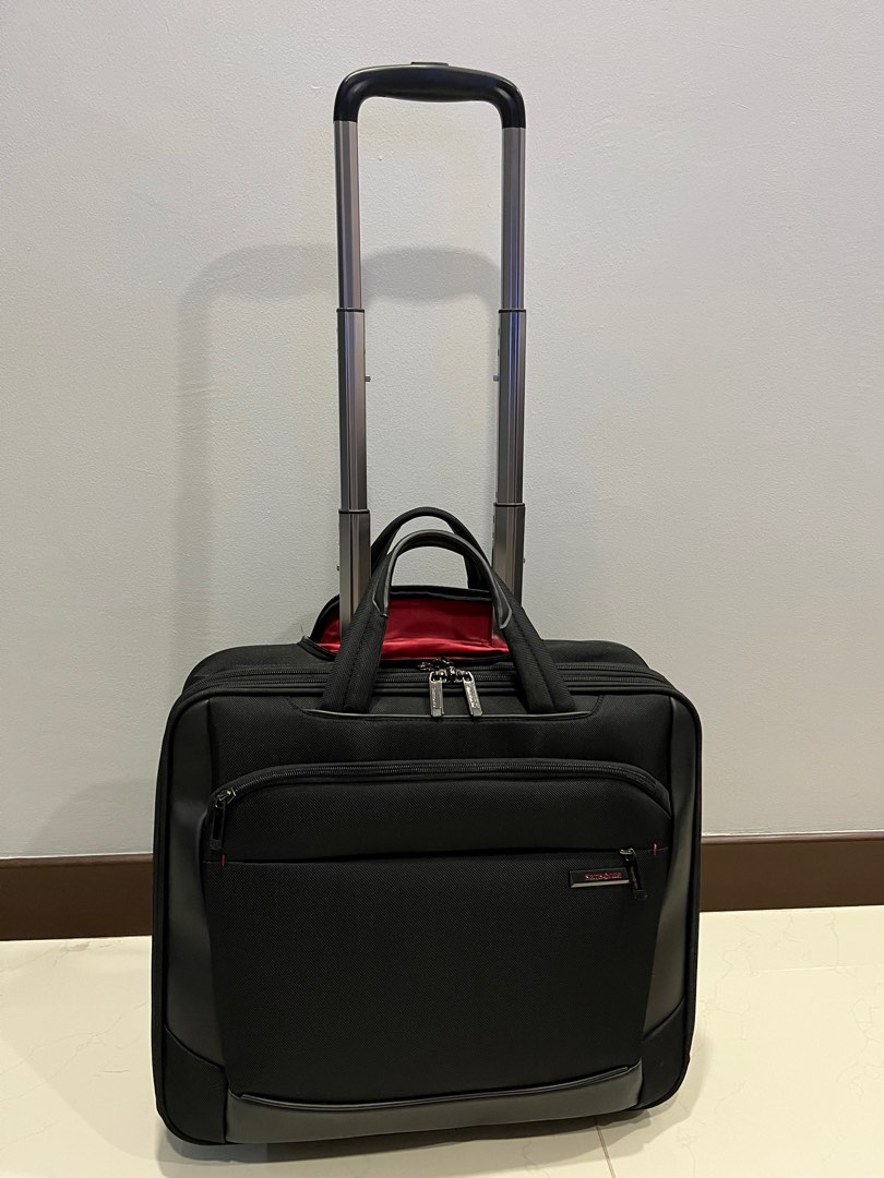 Very Good Condition Samsonite Red 2 Wheel Travel Business Luggage Cabin
