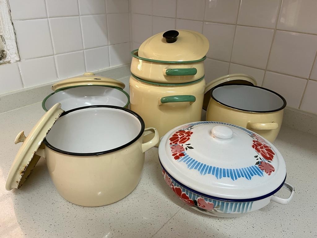 Vintage enamel Cookware Set, Furniture & Home Living, Kitchenware