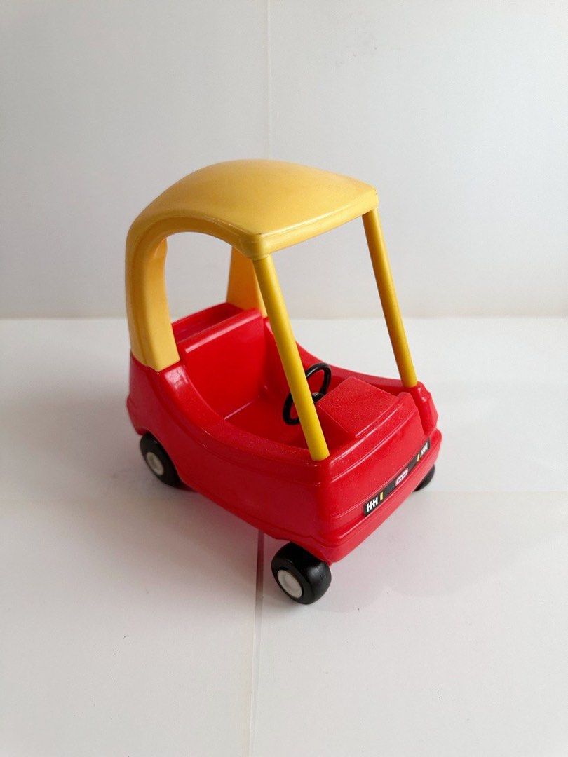 Vintage little shop tikes car