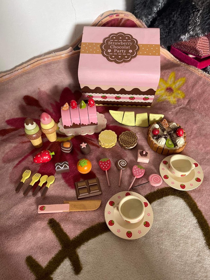 Strawberry chocolate party clearance wooden play set