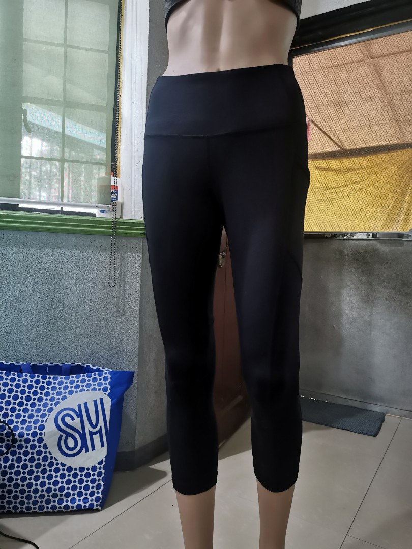 Yogalicious high waist capri, Women's Fashion, Activewear on Carousell