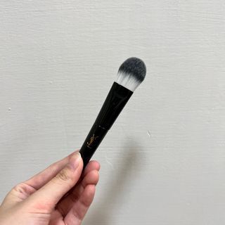 Ysl 訂製隨身底妝刷
