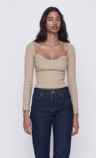 Zara sweetheart neckline knit top in color black