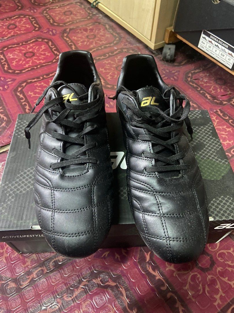 Al ikhsan football sales boots